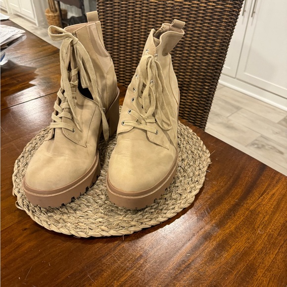 Torrid high heel lug heel bootie COMBAT IN STYLE Size 13 WW - Picture 3 of 4